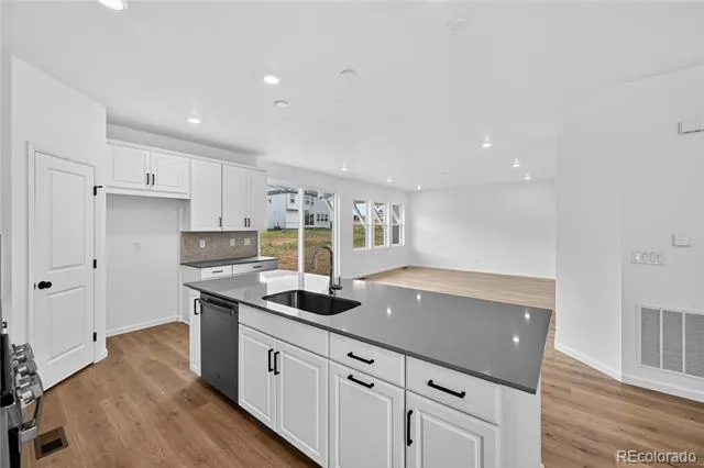 28405 E 4th Avenue Watkins, CO 80137