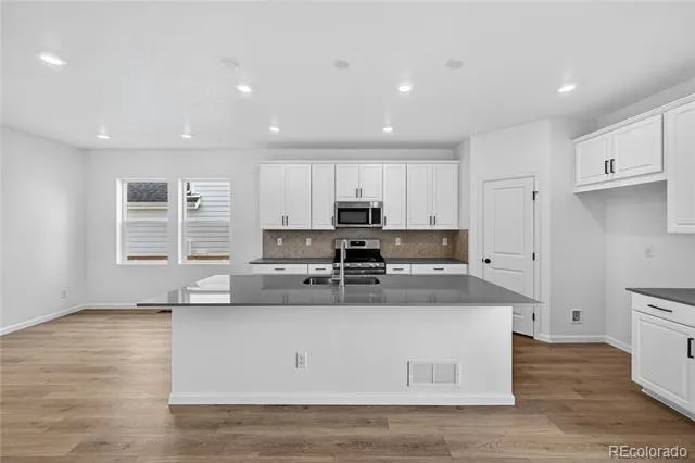 28405 E 4th Avenue Watkins, CO 80137