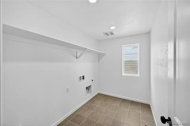28405 E 4th Avenue Watkins, CO 80137