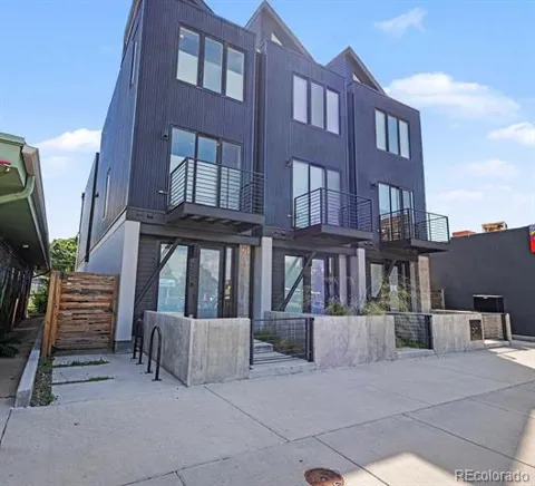 2578 S Broadway Avenue