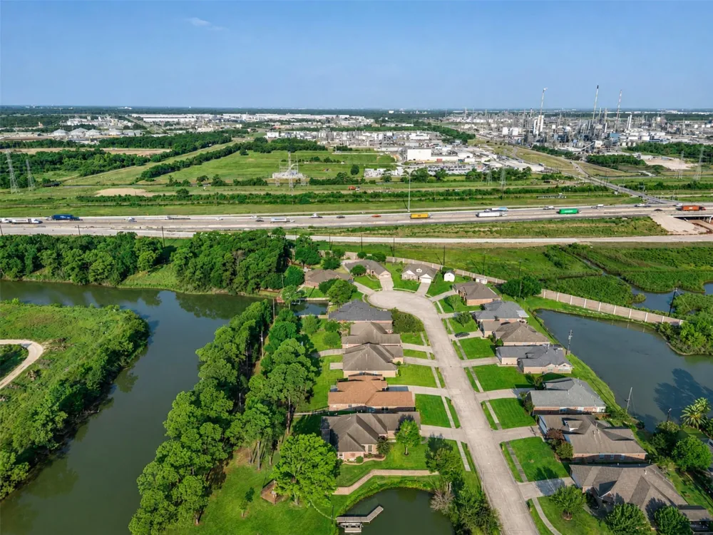 3535 Bayou Forest Drive La Porte, TX 77571