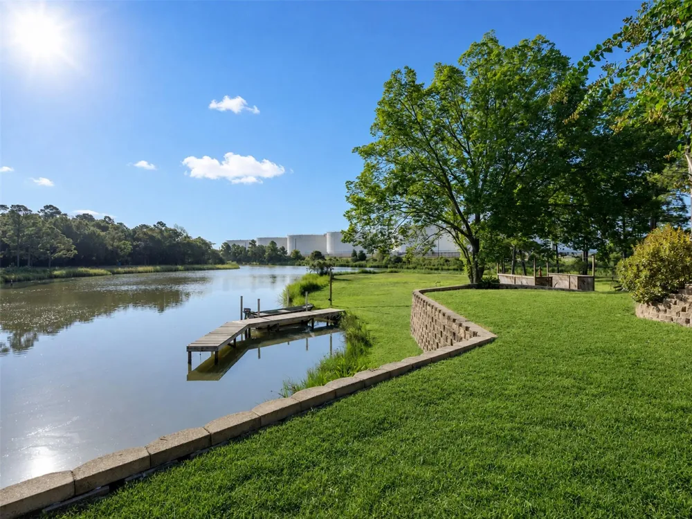 3535 Bayou Forest Drive La Porte, TX 77571