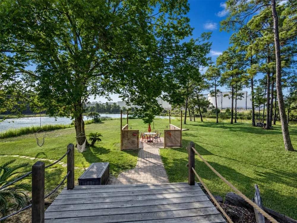 3535 Bayou Forest Drive La Porte, TX 77571