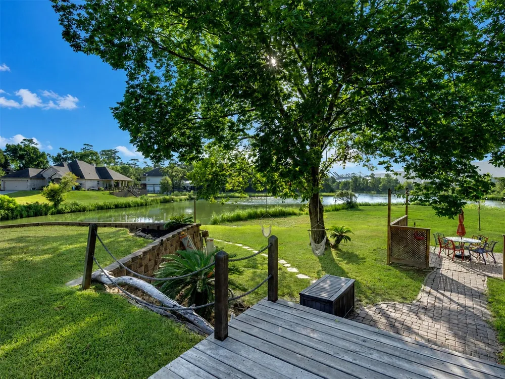 3535 Bayou Forest Drive La Porte, TX 77571