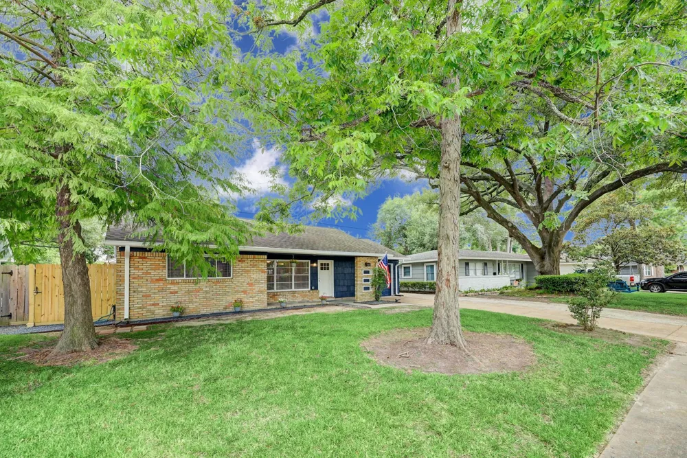 5013 Verdome Lane Houston, TX 77092