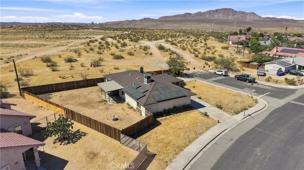 16226 Brookfield Victorville, CA 92394