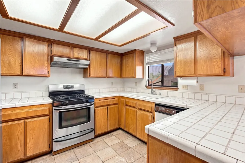 16226 Brookfield Victorville, CA 92394