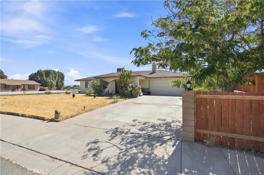 16226 Brookfield Victorville, CA 92394