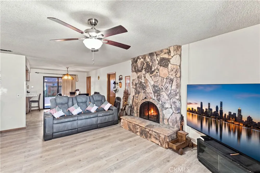 16226 Brookfield Victorville, CA 92394