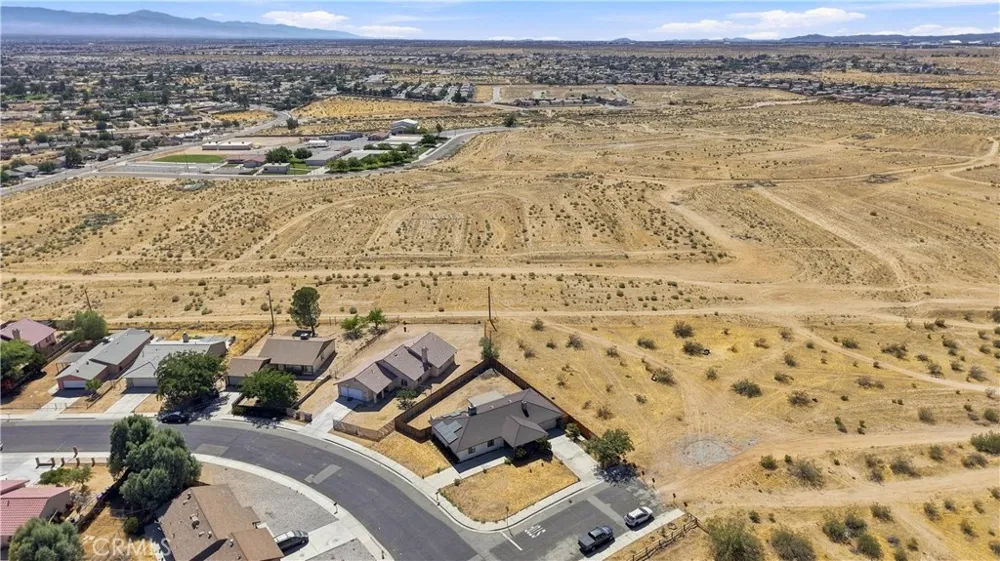 16226 Brookfield Victorville, CA 92394
