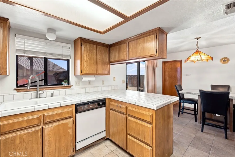 16226 Brookfield Victorville, CA 92394