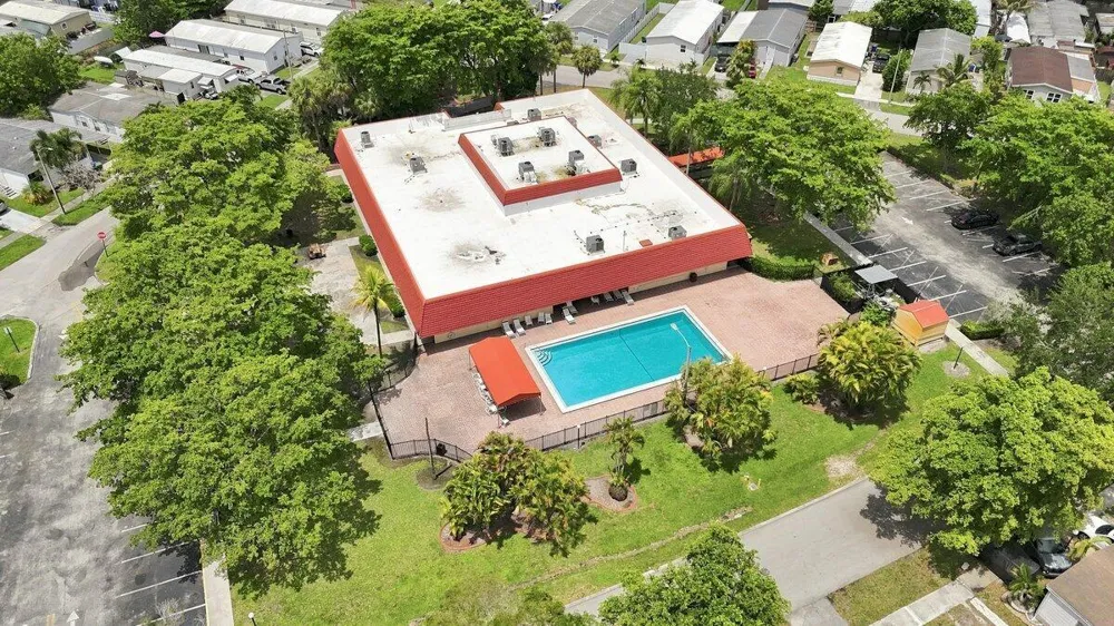 21671 S HERITAGE CIRCLE Pembroke Pines, FL 33029