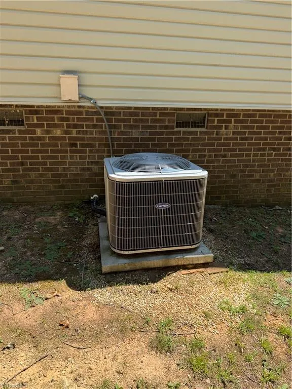 160 Summerglen Drive Lewisville, NC 27023