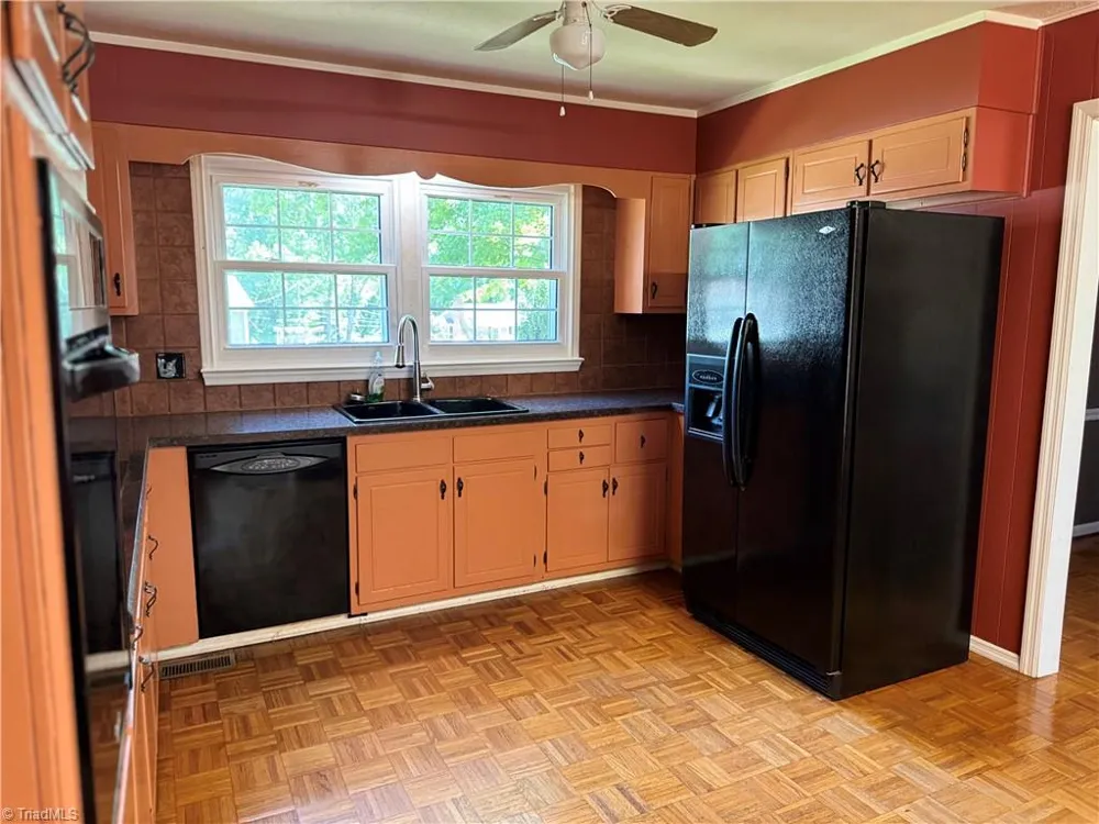 160 Summerglen Drive Lewisville, NC 27023