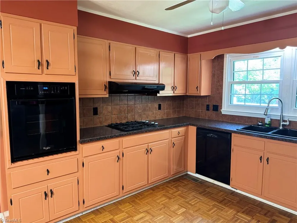 160 Summerglen Drive Lewisville, NC 27023