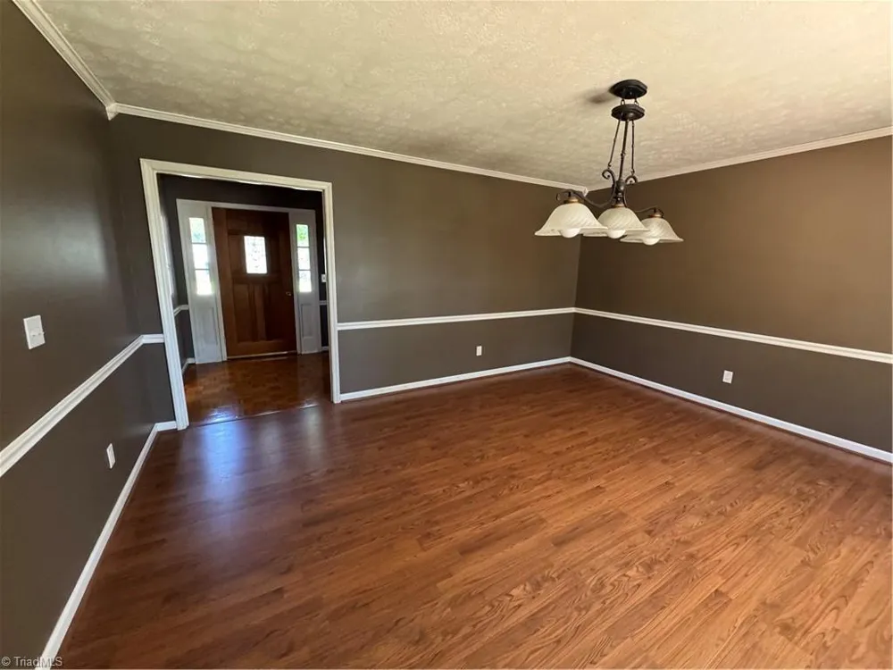 160 Summerglen Drive Lewisville, NC 27023