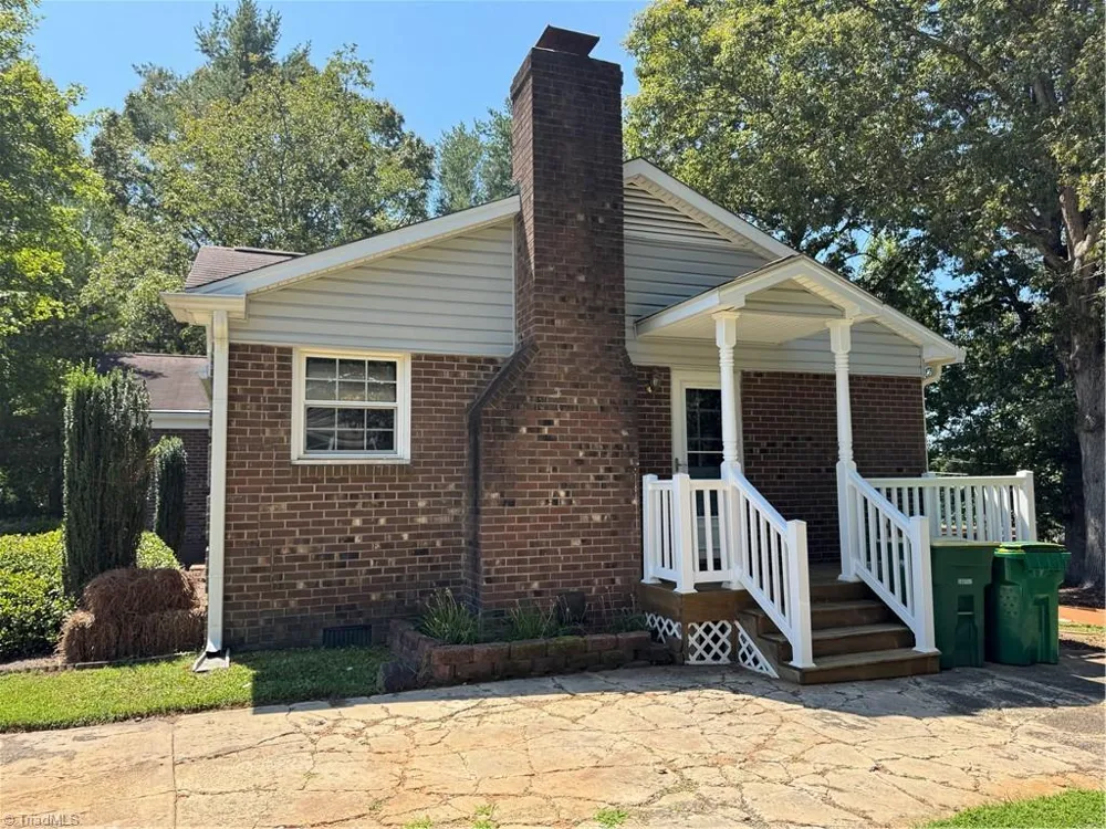 160 Summerglen Drive Lewisville, NC 27023