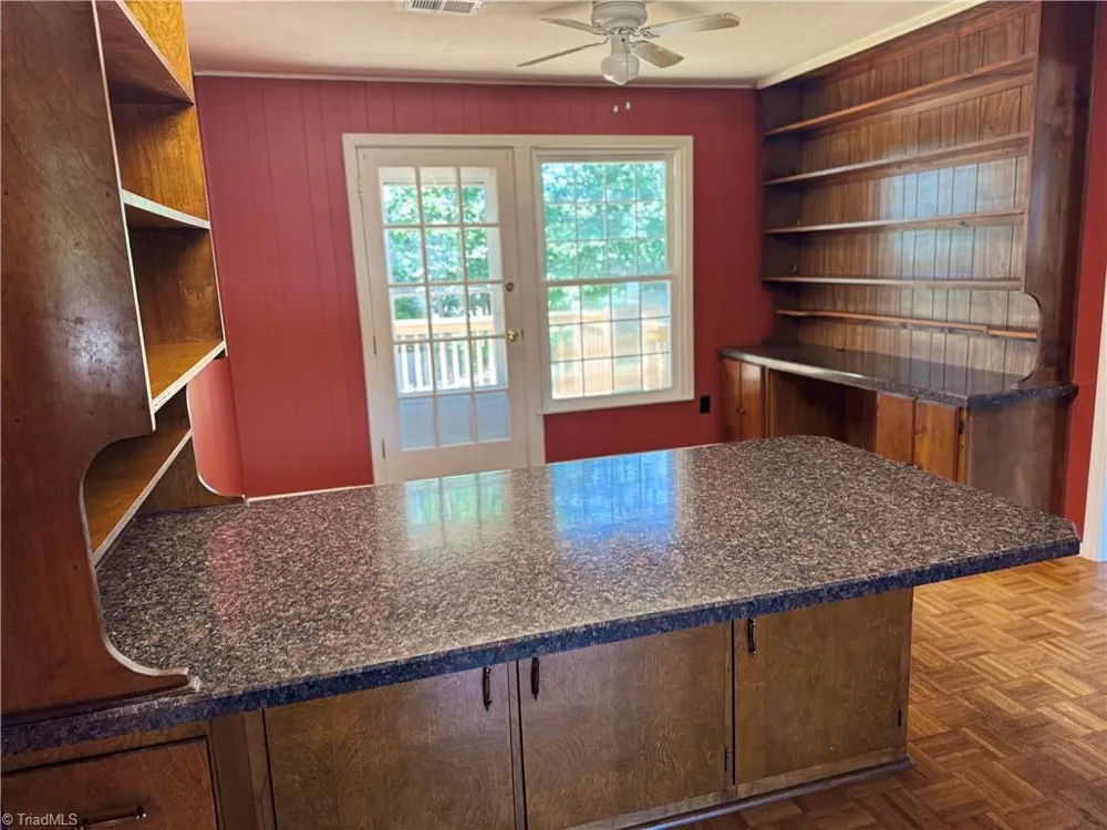 160 Summerglen Drive Lewisville, NC 27023