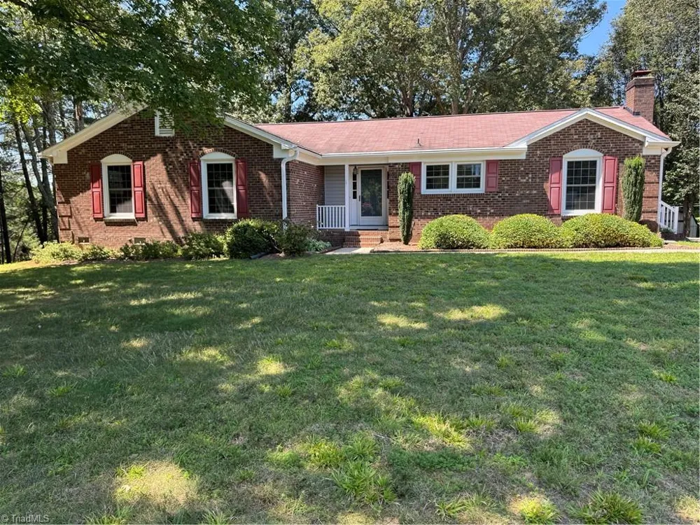 160 Summerglen Drive Lewisville, NC 27023