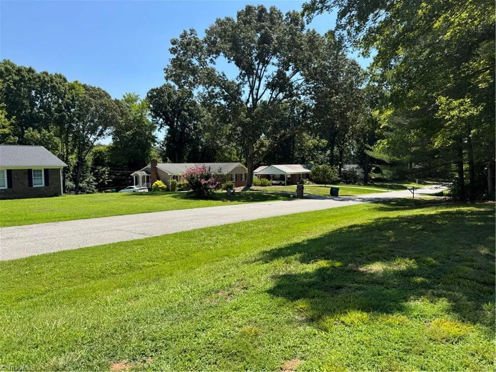 160 Summerglen Drive Lewisville, NC 27023