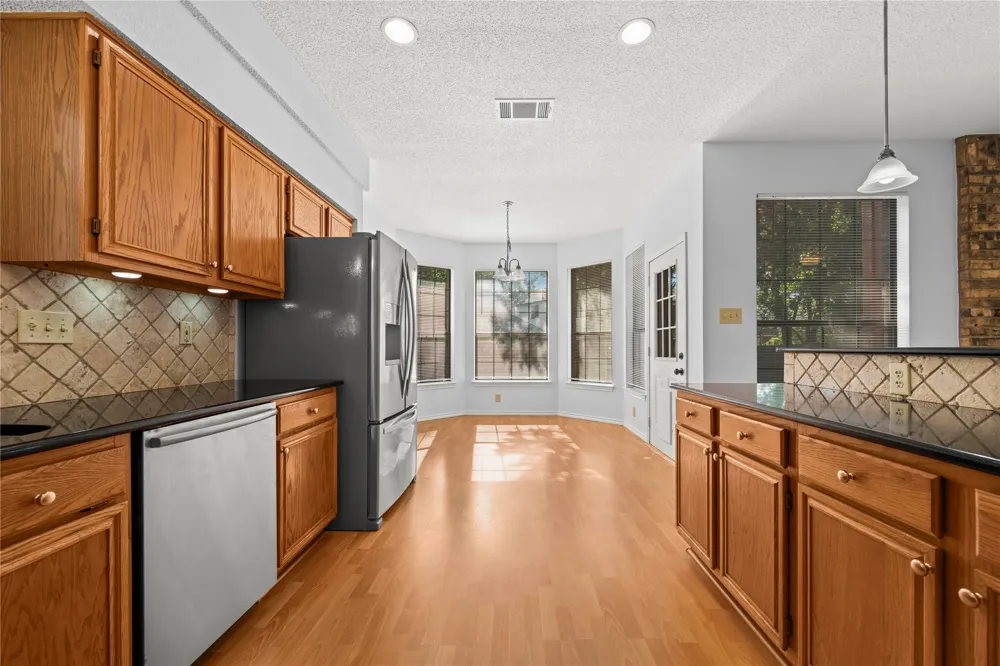 1203 Bobwhite Court Round Rock, TX 78681