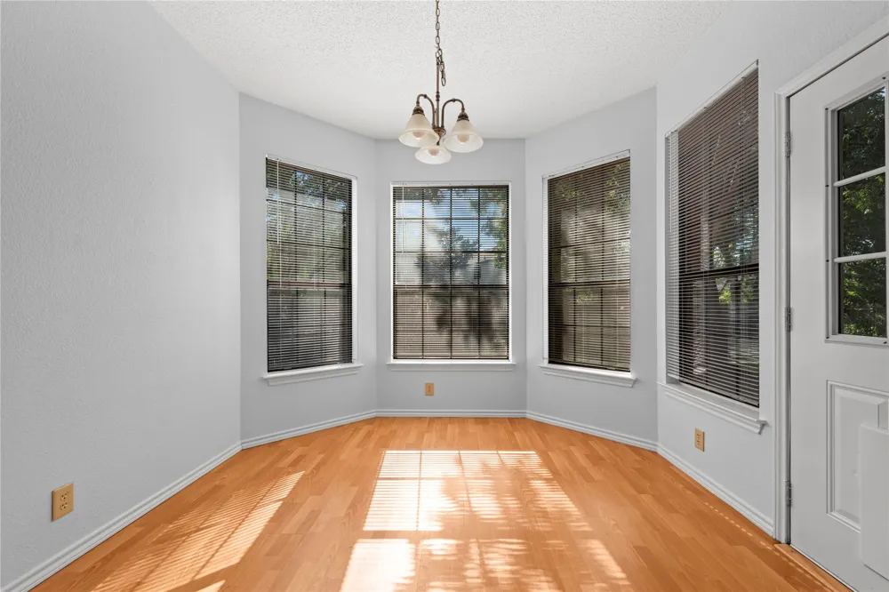 1203 Bobwhite Court Round Rock, TX 78681