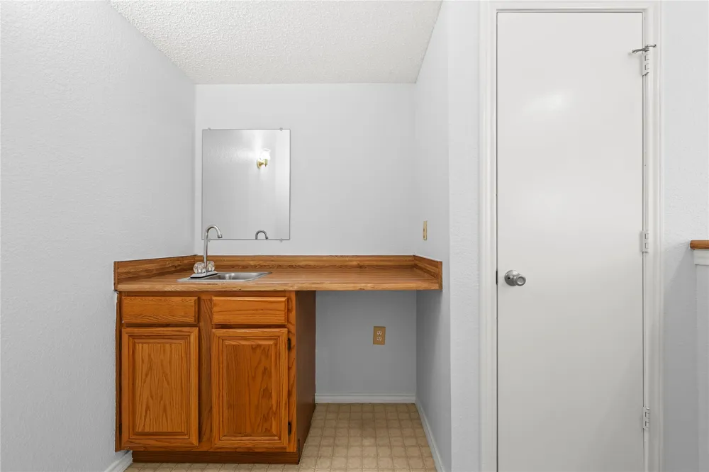 1203 Bobwhite Court Round Rock, TX 78681