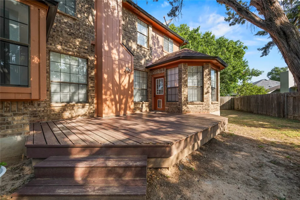 1203 Bobwhite Court Round Rock, TX 78681