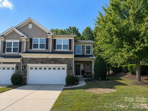 706 Deerbrook Lane
