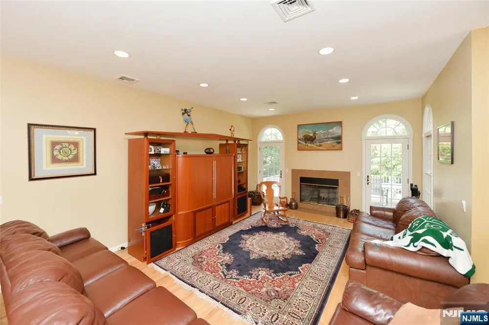 88 Dearborn Road Norwood, NJ 07648