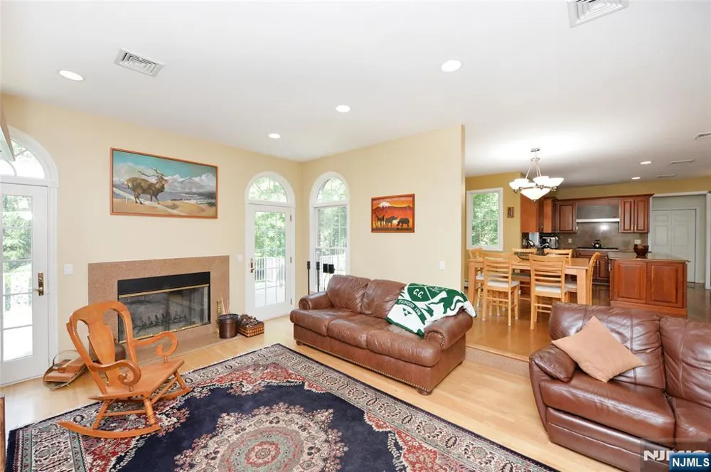 88 Dearborn Road Norwood, NJ 07648