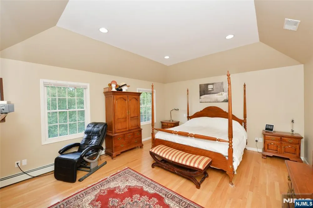 88 Dearborn Road Norwood, NJ 07648