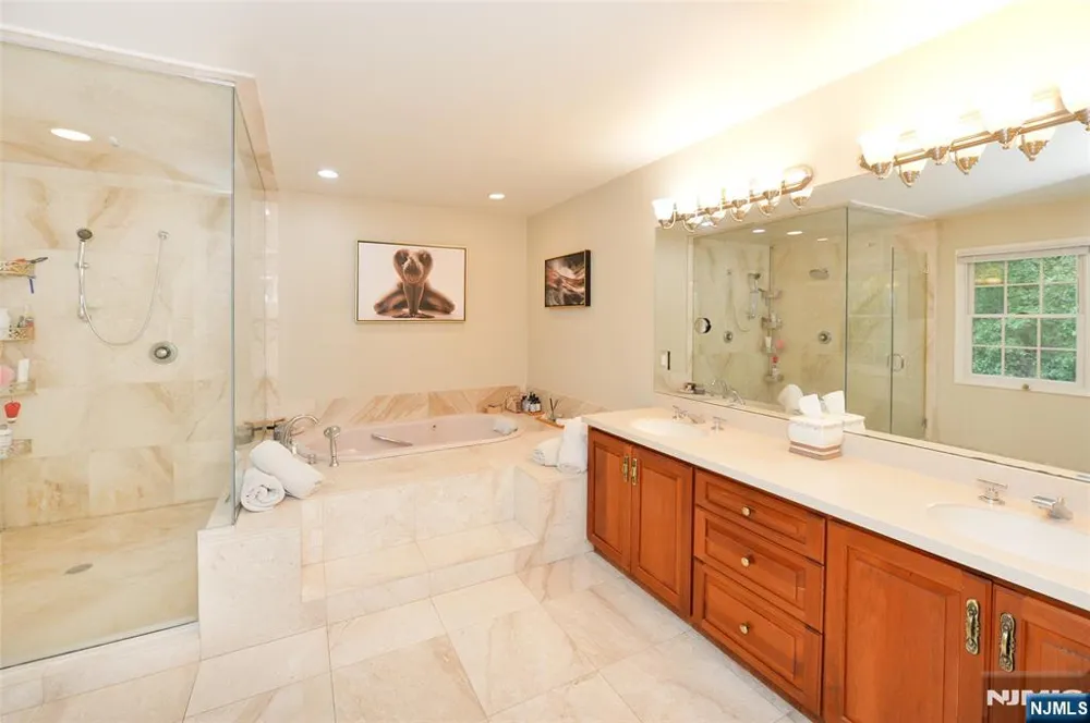 88 Dearborn Road Norwood, NJ 07648
