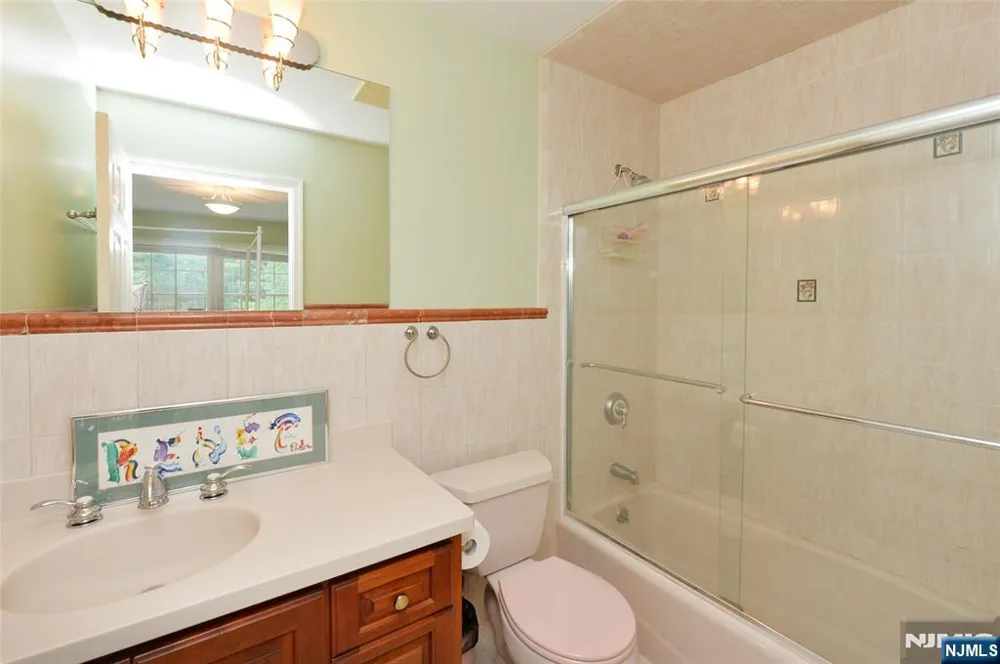 88 Dearborn Road Norwood, NJ 07648
