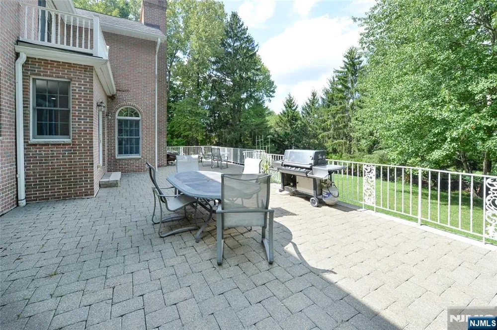 88 Dearborn Road Norwood, NJ 07648