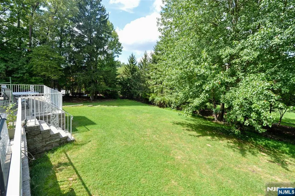 88 Dearborn Road Norwood, NJ 07648