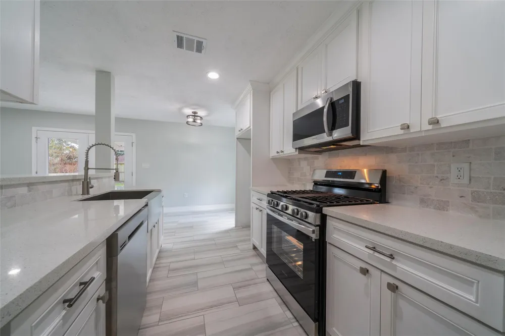7115 Shady Moss Lane Houston, TX 77040