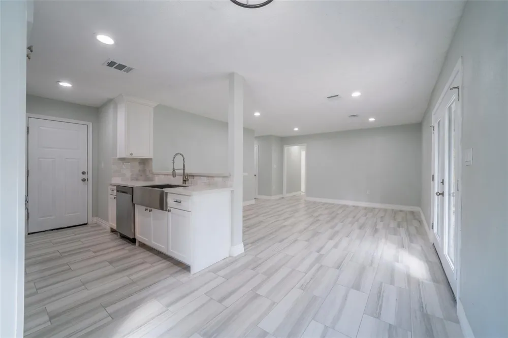 7115 Shady Moss Lane Houston, TX 77040