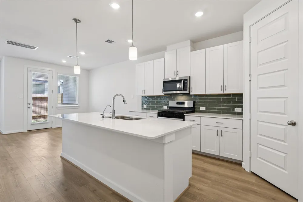 2156 Blue Heron Drive Kemah, TX 77565