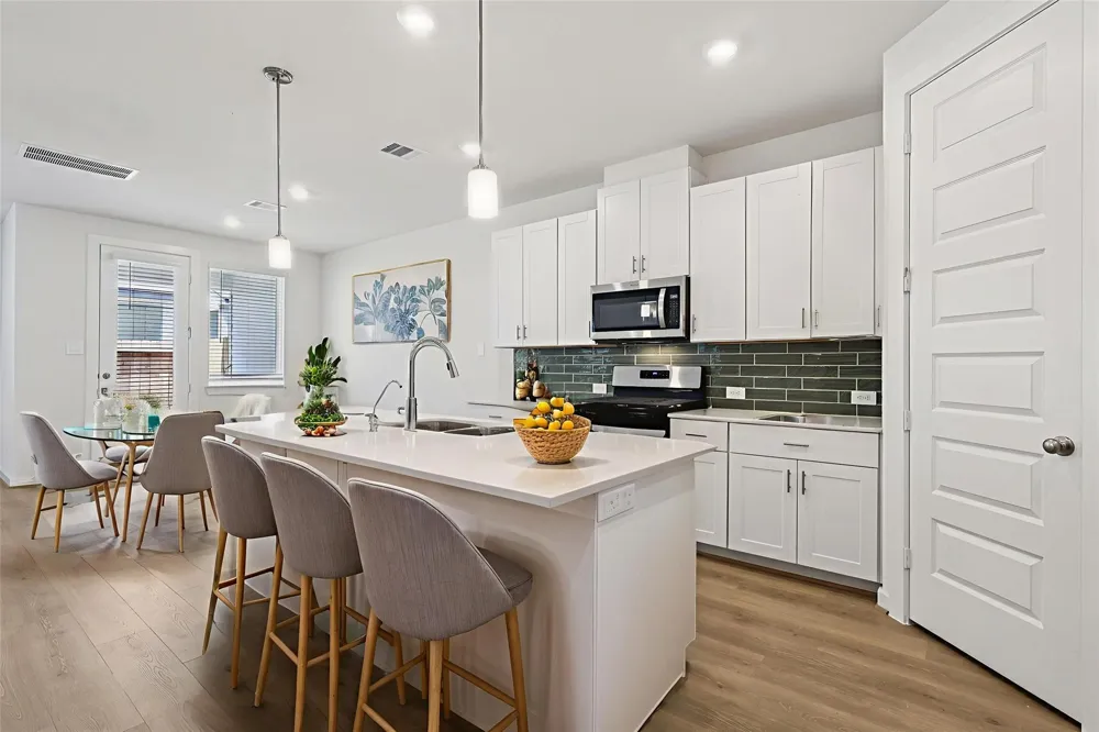 2156 Blue Heron Drive Kemah, TX 77565
