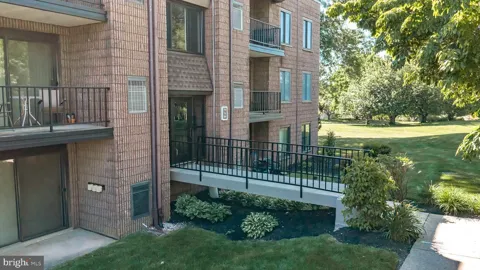 81 OAKRIDGE DRIVE