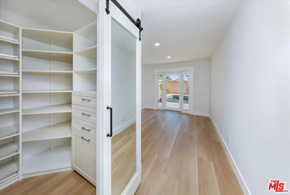 25414 Via Dabna Santa Clarita, CA 91355