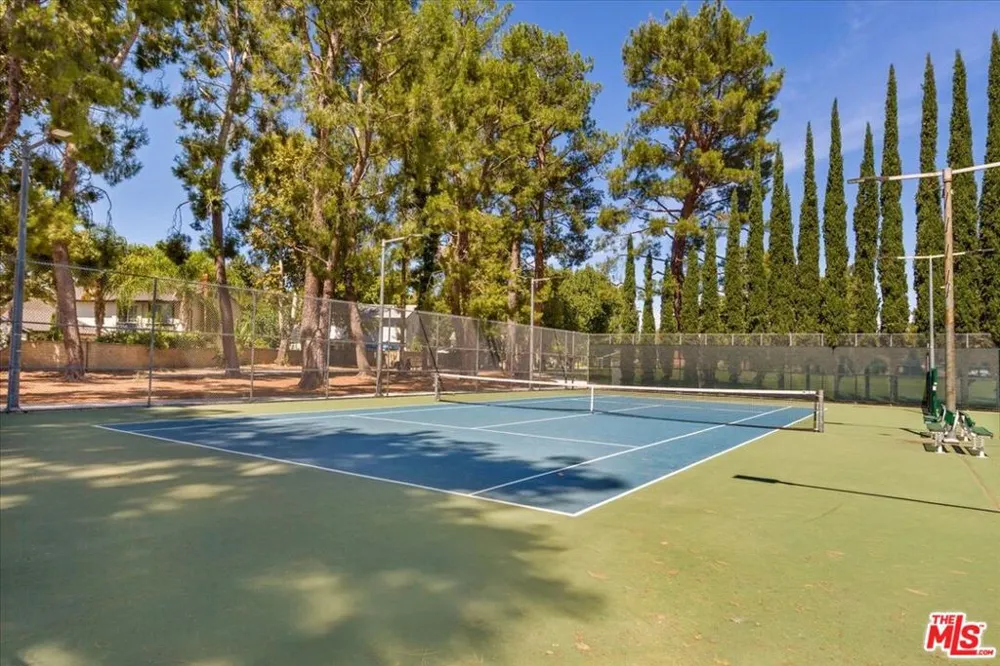 25414 Via Dabna Santa Clarita, CA 91355