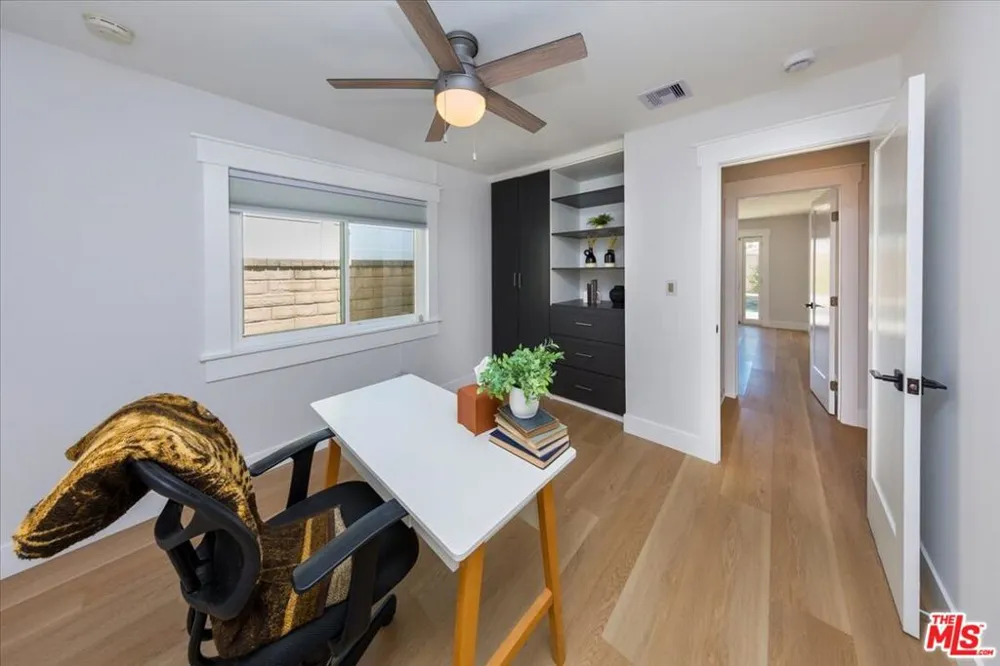 25414 Via Dabna Santa Clarita, CA 91355