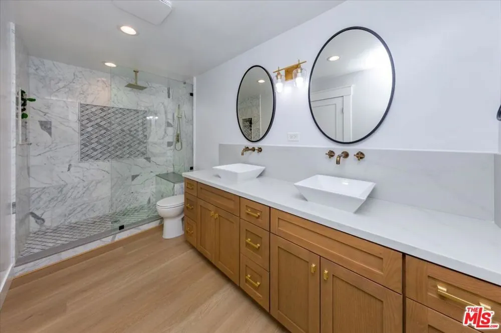 25414 Via Dabna Santa Clarita, CA 91355