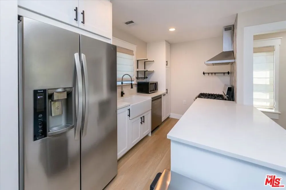 25414 Via Dabna Santa Clarita, CA 91355