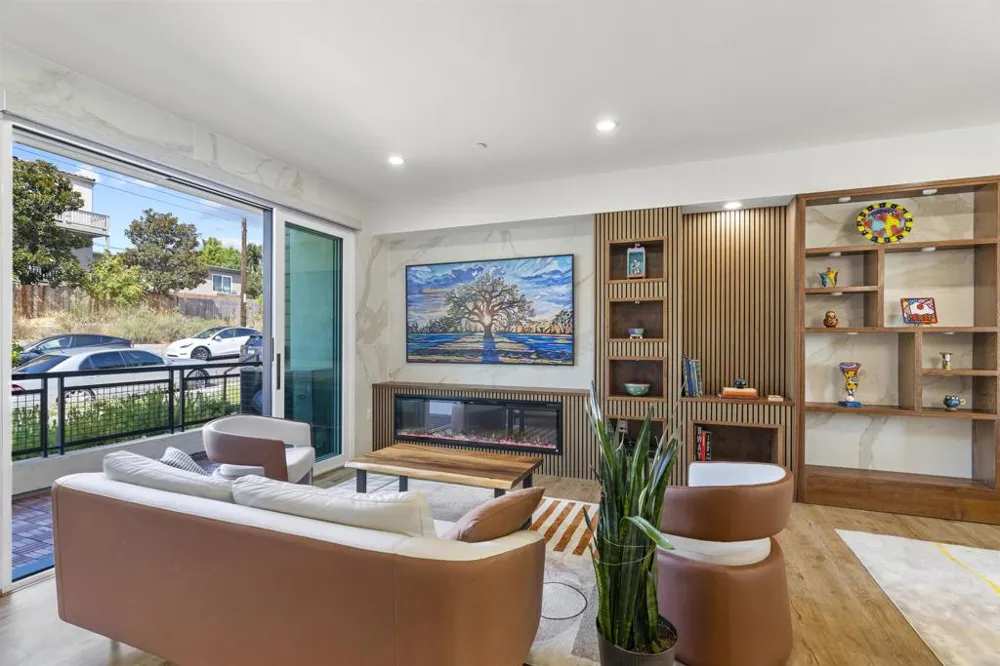 1045 32nd Street #2 San Diego, CA 92102