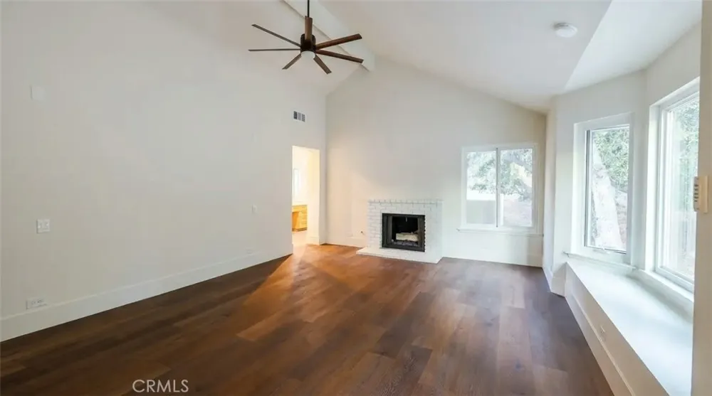 15604 Saddleback Canyon Country, CA 91387