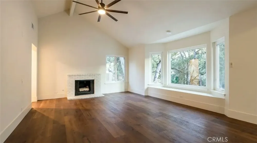 15604 Saddleback Canyon Country, CA 91387
