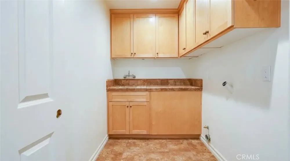 15604 Saddleback Canyon Country, CA 91387